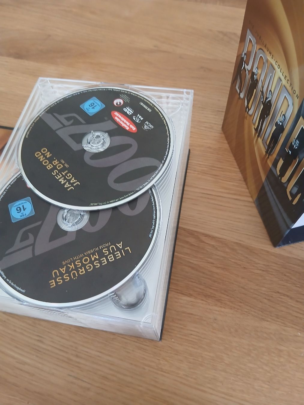 Tutti i DVDs: James Bond Jubiläums-Collection  – Usato da Bonstetten venduto da PixelFox 1