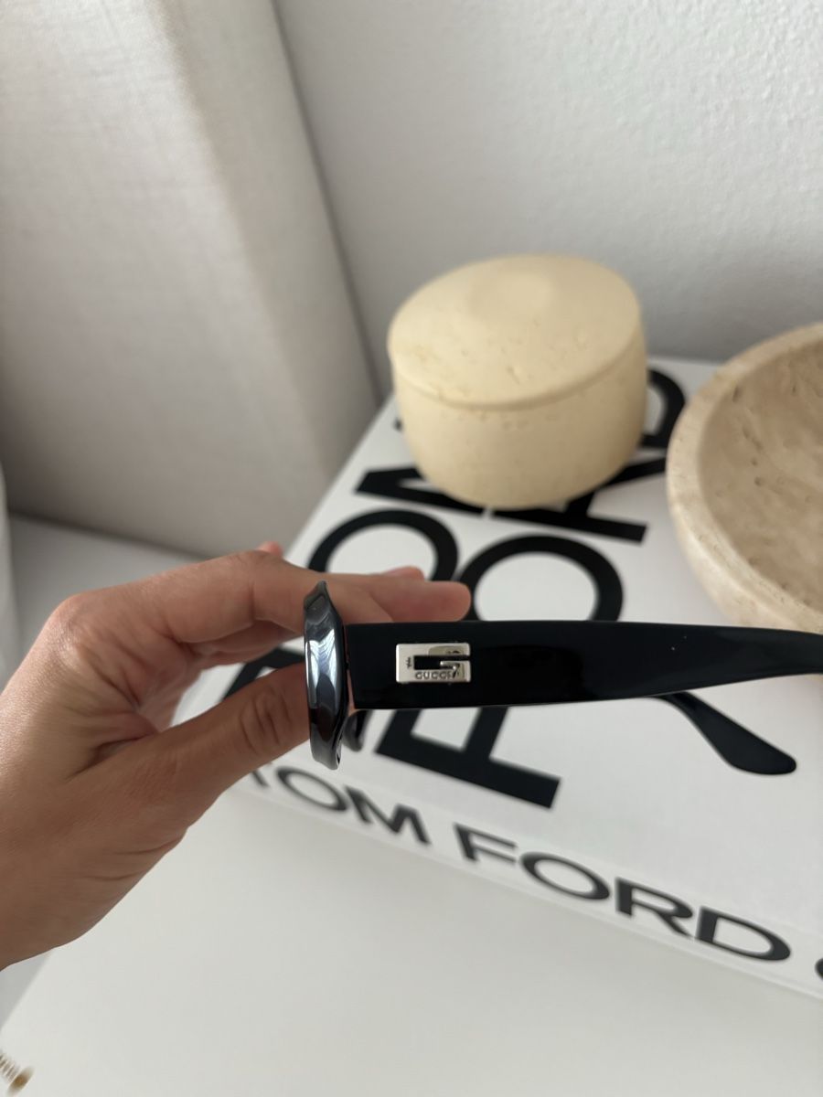 Gucci Brillen & Gläser: GUCCI Oval Vintage Sunglasses  – Gebraucht aus Horgen von lme_8kj7 3