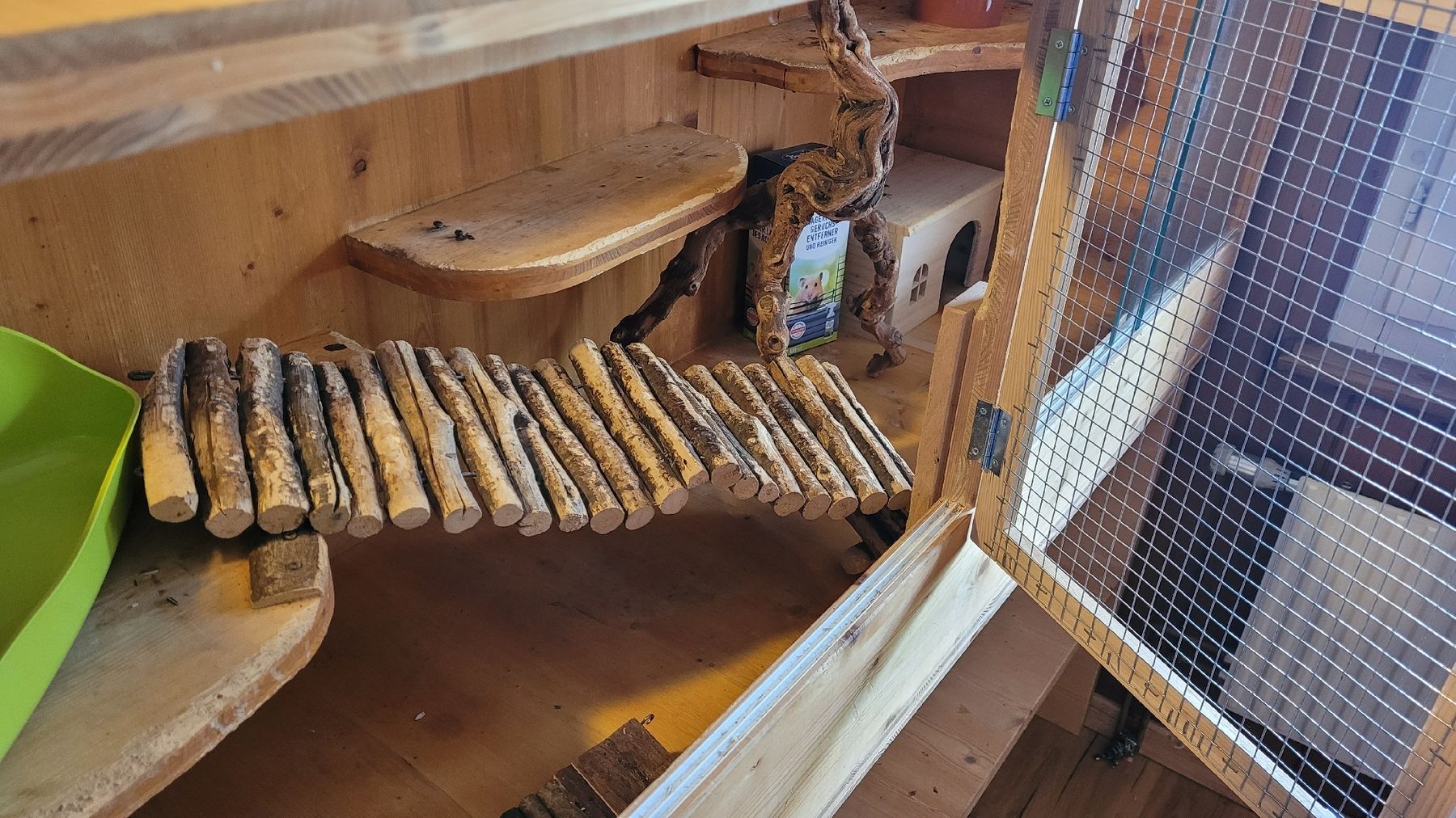 Gabbie, trasporto & Sicurezza: Nagetierkäfig aus Holz – Usato da Jens venduto da Apfelstrudl 5