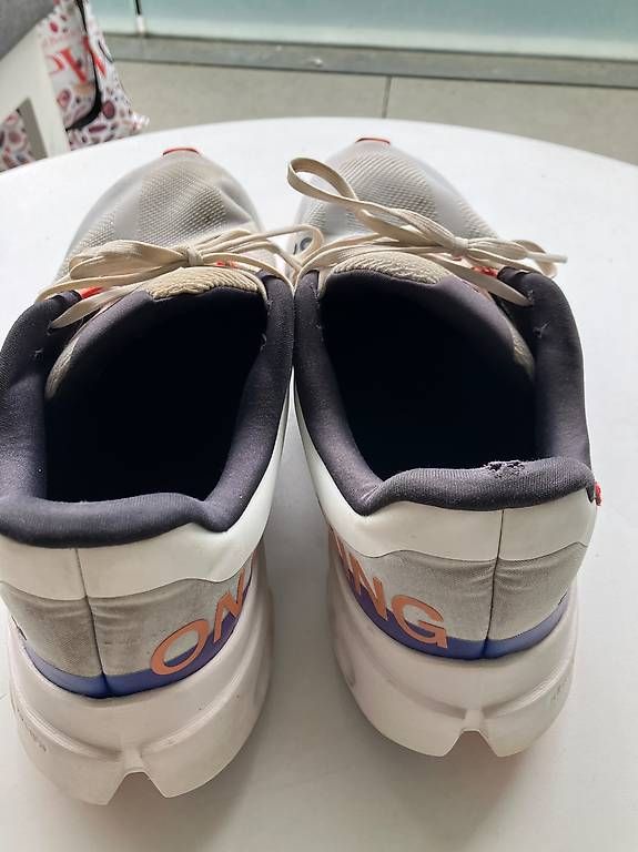 Scarpe da uomo: On Running Cloudsurfer Next  Pointure 44,5   – Usato da Carouge GE venduto da alexch33 2