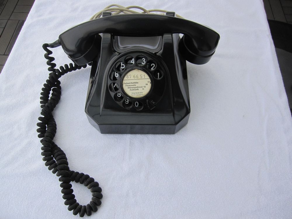 Vintage PTT Telefon-Apparat, Modell 50, schwarz 1