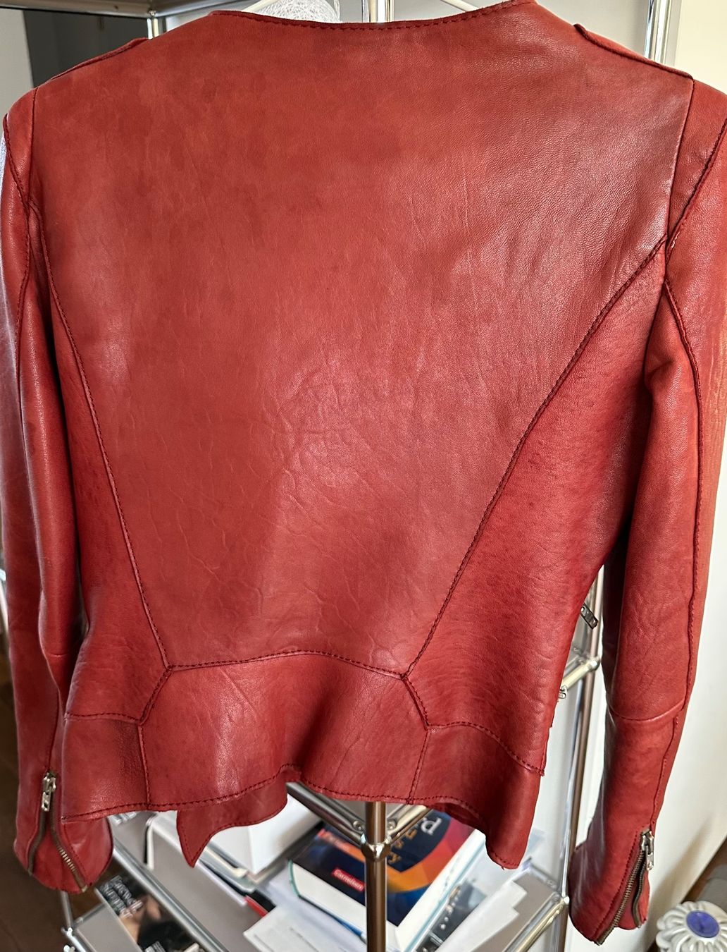 Maje Giacche: Bordeauxrote Lederjacke von maje – Usato da Dübendorf venduto da suv_7dsx 4