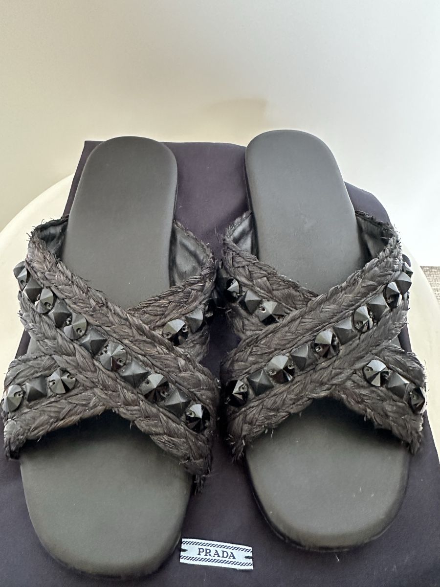 Prada Scarpe da donna: Prada Schlappen , Gr 38 , Raffia, Leder, schwarz  – Usato da Dornach venduto da Snow54