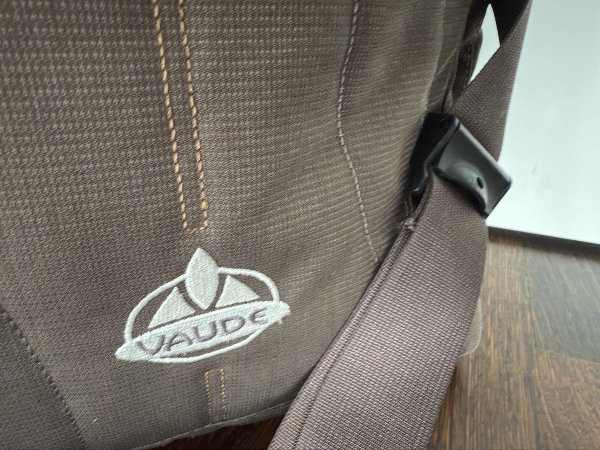 Vaude Borse: Vaude Umhängetasche braun mit flexiblen Fächern – Usato da Sempach venduto da GFASHION 3