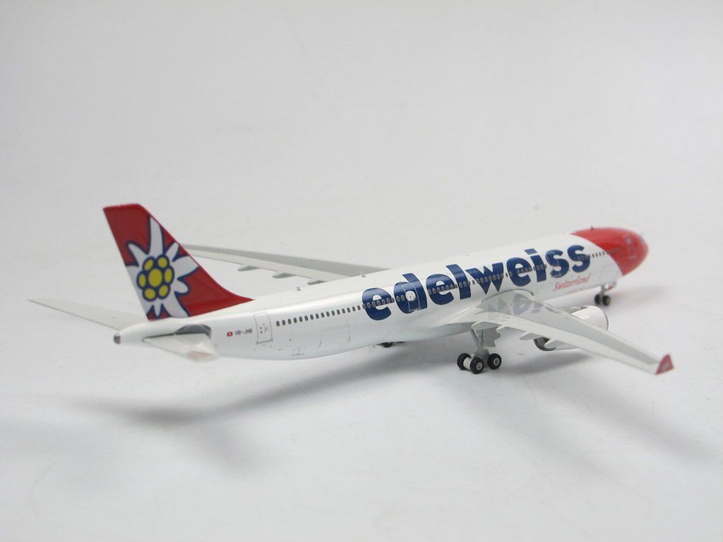 Edelweiss Kit di modellismo & Modellini statici: A330-300 EDELWEISS – Nuovo e nell'imballaggio originale da Morges venduto da iljamuromez 1