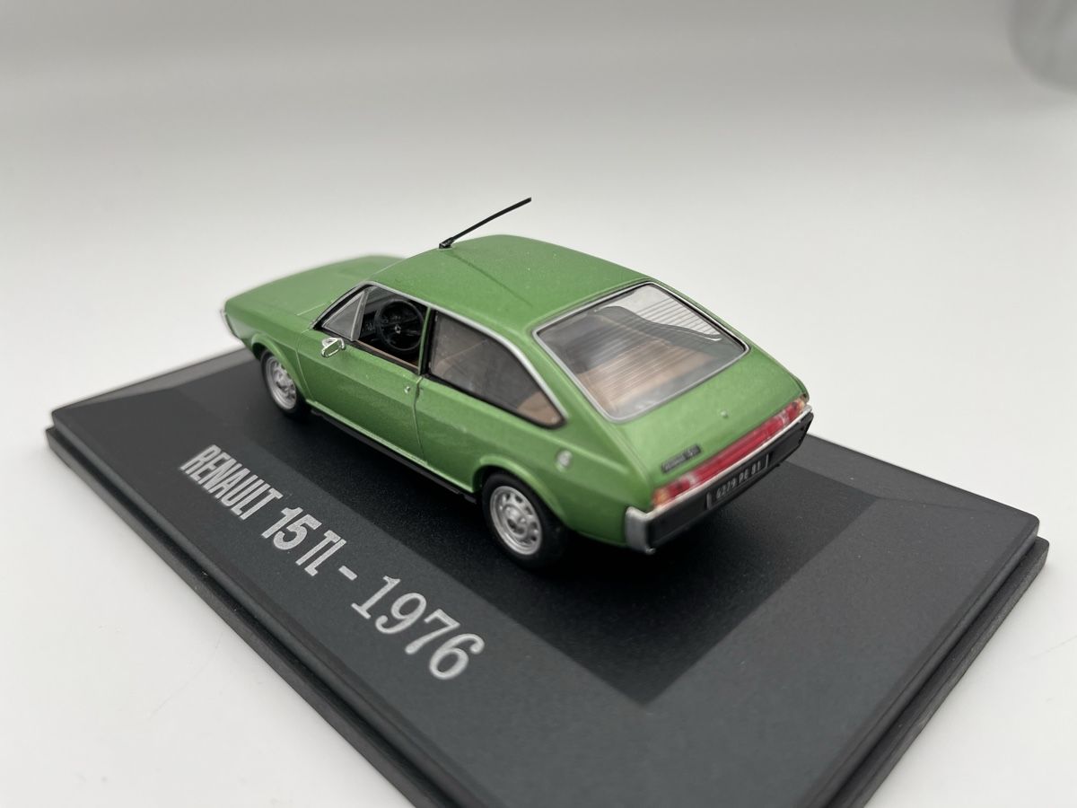 Renault Modellautos: Renault 15 TL 1976, 1:43 Universal Hobbies – Gebraucht aus Broc von  2
