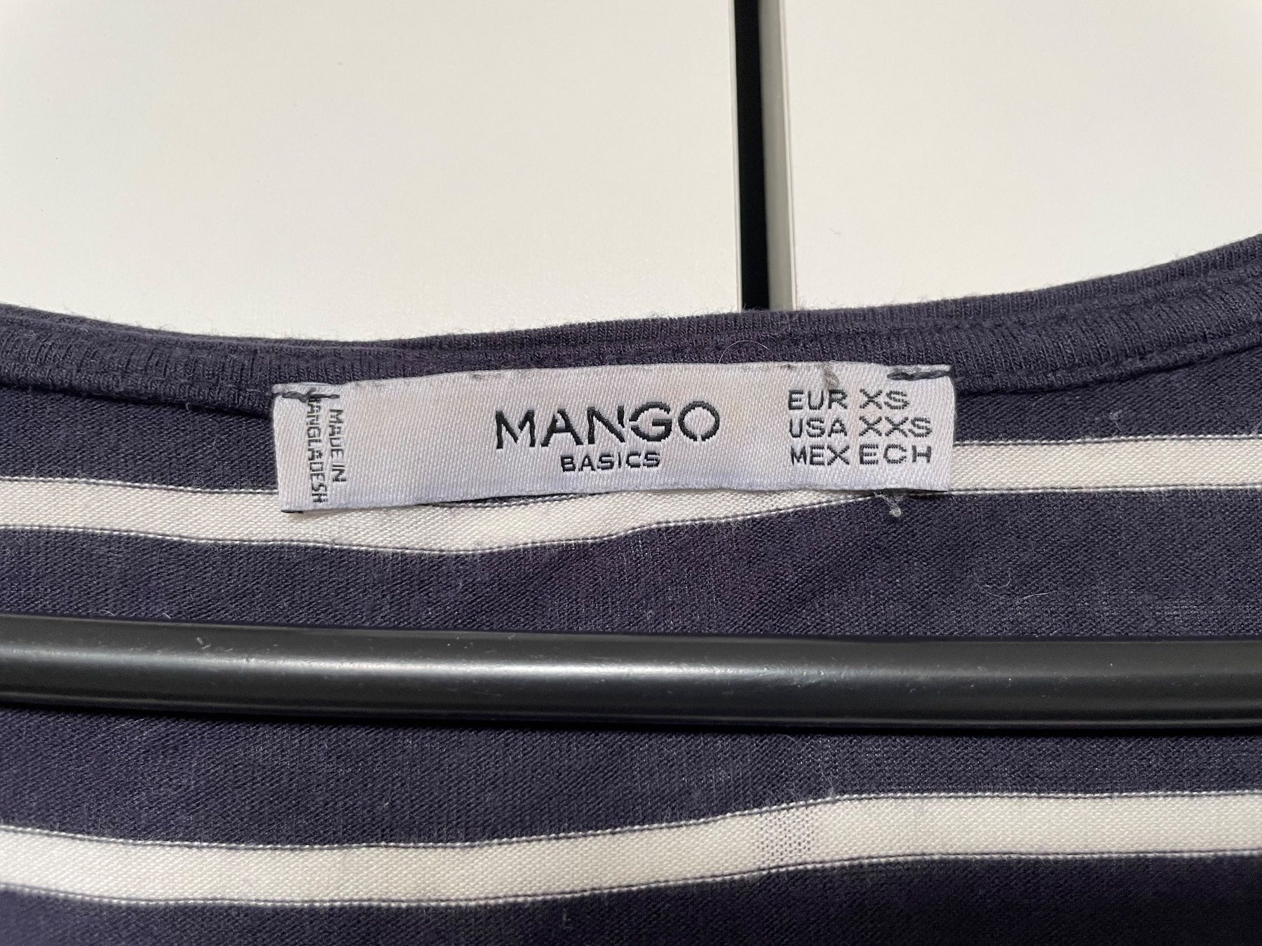 Mango T-shirt: T-shirt Mango – Usato da Basel venduto da Robyn20 4