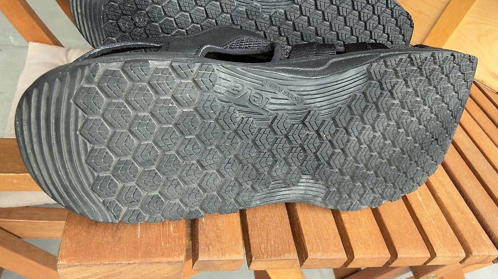 Scarpe da donna: Teva Hydratek Sandalen wie neu  – Usato da Grabs venduto da Milmo-MW 4