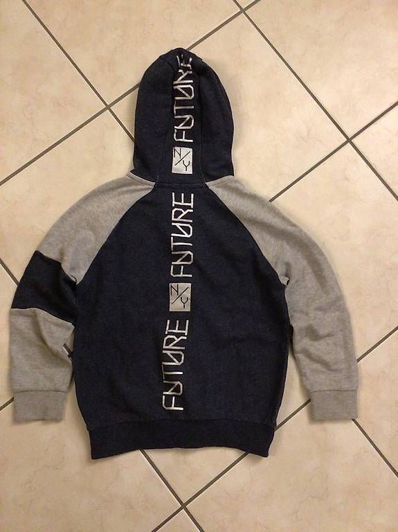 Pullover & Sweatshirts: Jäggli Größe 134 – Gebraucht aus Zimmerwald von wuff81 1