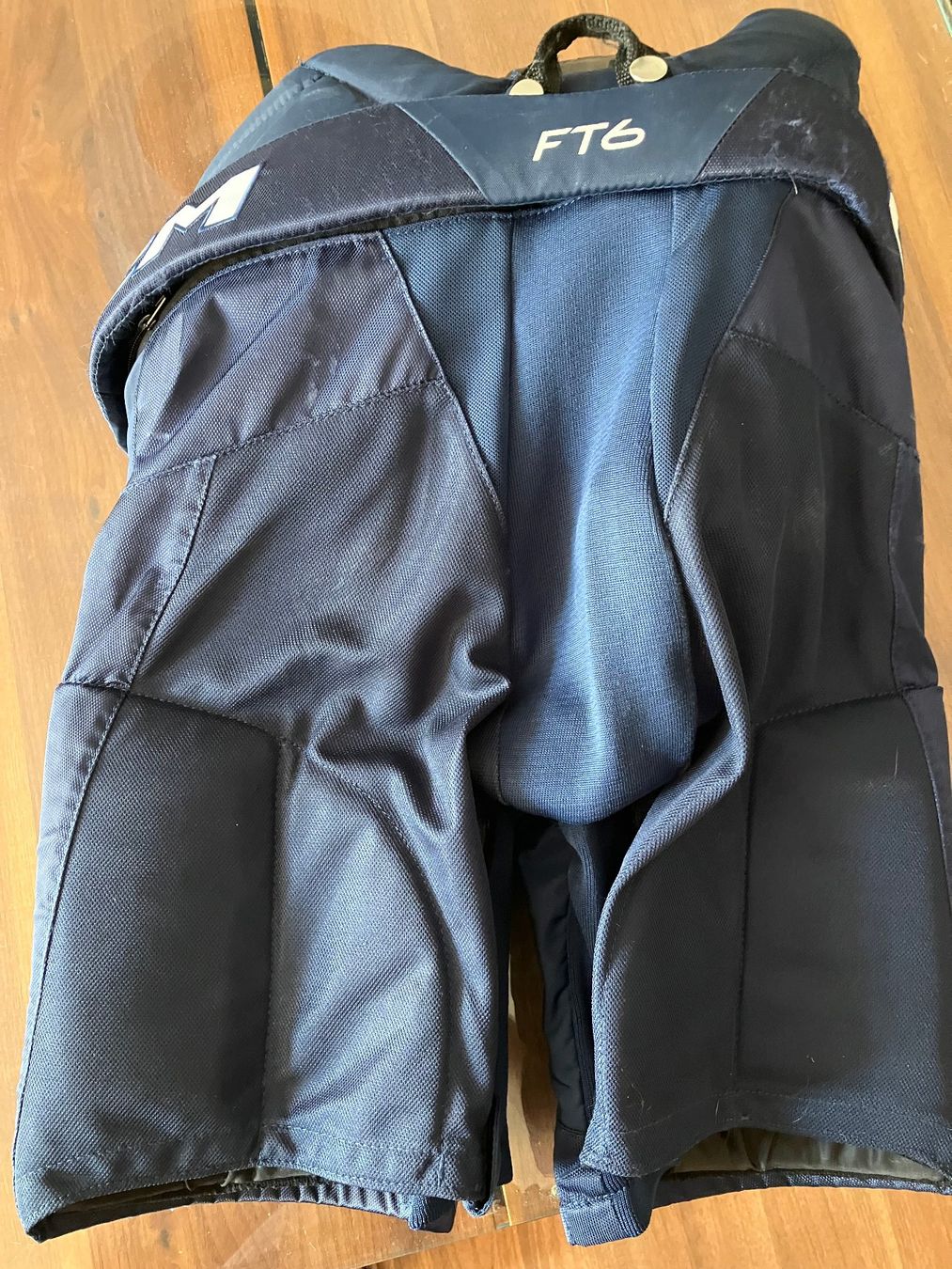 Ccm Hosen: CCM Eishockeyhose M/Senior – Neu (gemäss Beschreibung) aus Rueschlikon von markforce 1
