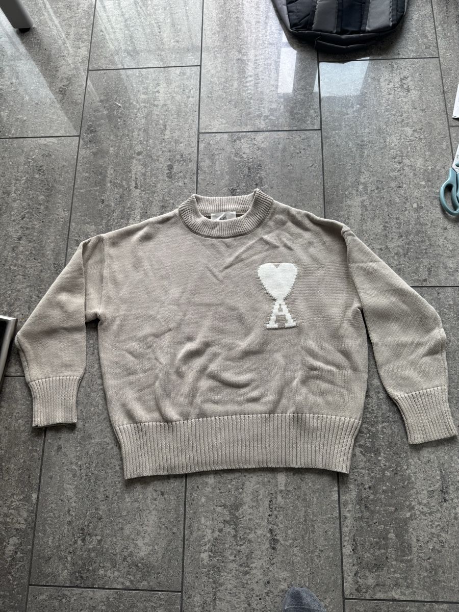 Pulls & Sweat-shirts: Ami Sweater Beige Gr. S – Neuf (Voir description) à Allschwil par ale_99l7