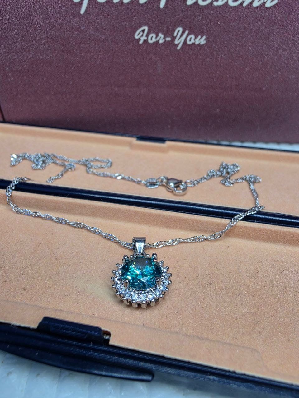 Colliers: Collier argent avec zircons – Neuf avec emballage d'origine à Reconvilier par Tsma67 8
