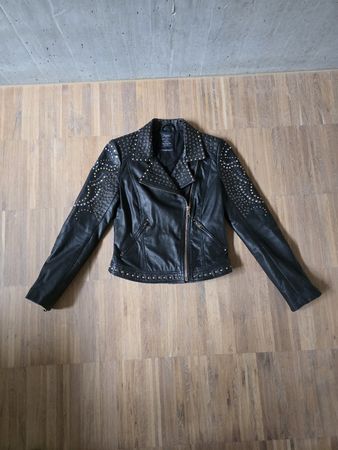 Echte Lederjacke (Zara) mit Nieten, Gr. S, Limited Edition.