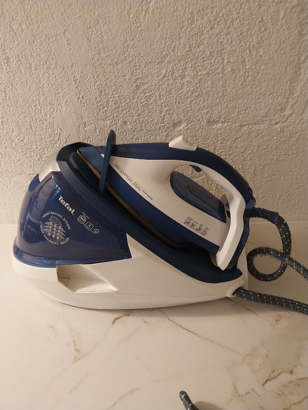 Tefal Ferri da stiro: Tefal Pro Dampfbügelstation – Usato da Oberwil BL venduto da A.Mohler
