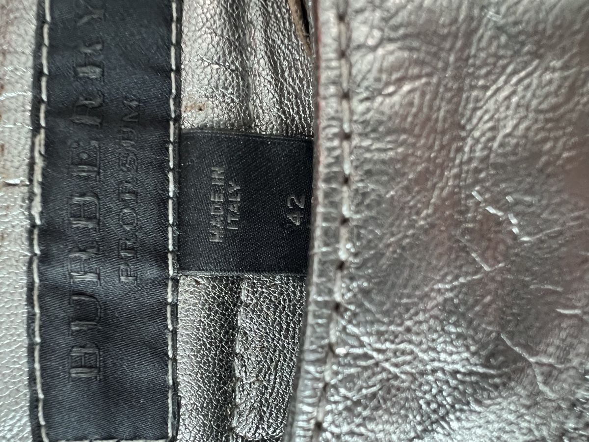 Burberry Hosen: Silberlederhose Burberry – Gebraucht aus Rüschlikon von Mode-ZH13 5