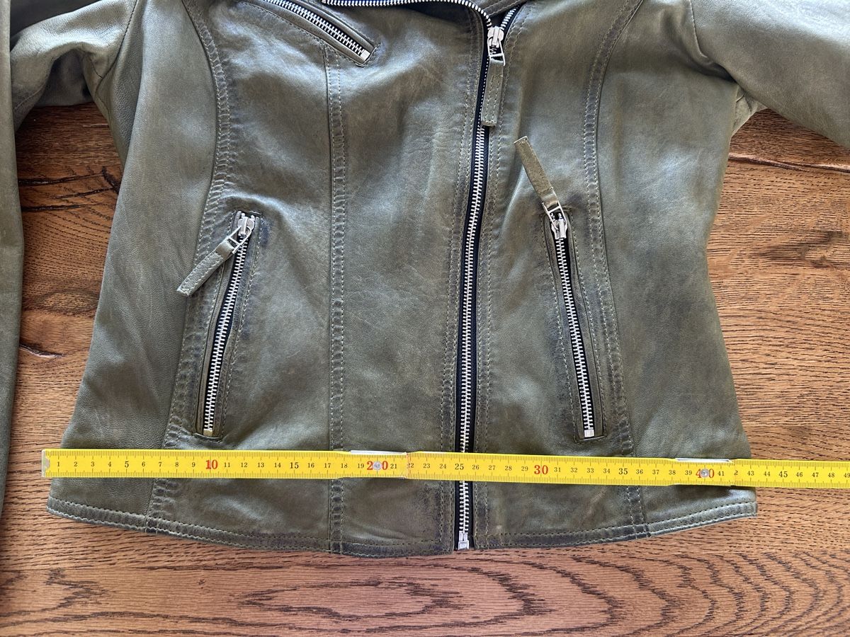 Giacche: Veste en cuir véritable Oakwood, taille M, vert – Nuovo (secondo la descrizione) da St-Aubin-Sauges venduto da vildfr 5