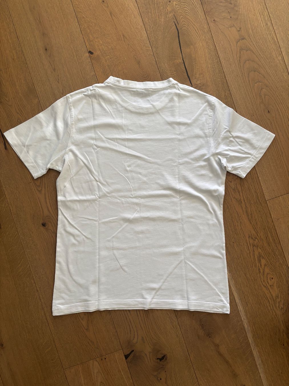 Zara T-shirt: Basic weisses T-Shirt – Usato da Trübbach venduto da Nico.Broder 1