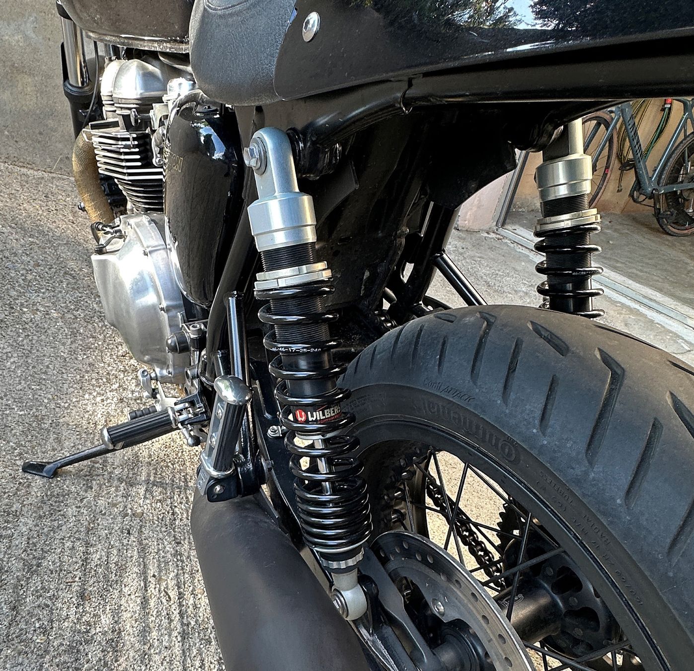 Triumph Strasse: TRIUMPH Thruxton 900 - Custom luftgekühlt – Gebraucht aus Auenstein von Stratosurfer 6
