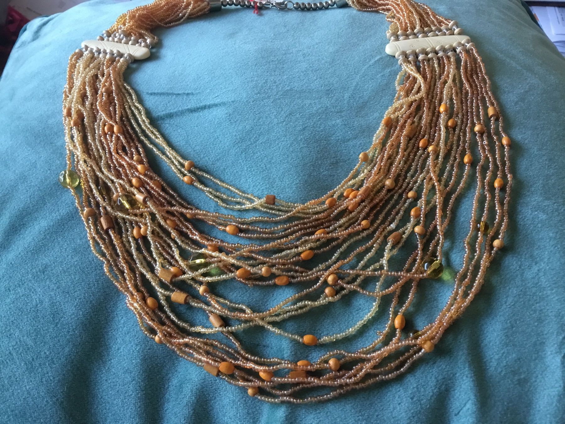 Catenine: Collier perles de verre multirangs stylé – Nuovo e nell'imballaggio originale da Le Landeron venduto da nic_8hd5 2