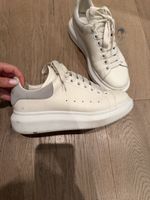 Sneaker Alexander McQueen weiss grau guter Zustand