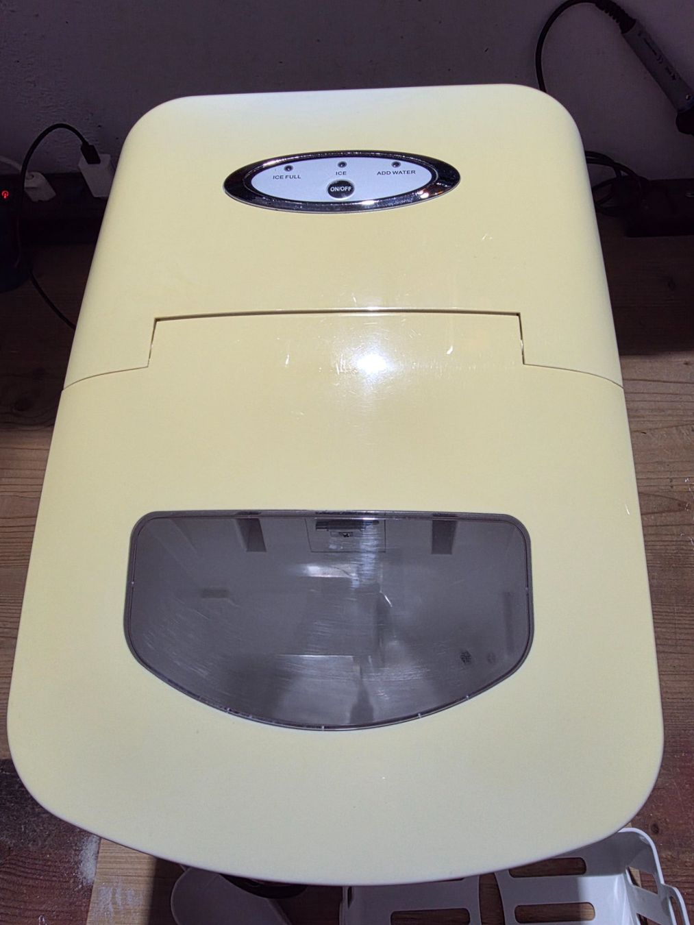 Elettrodomestici da cucina: Eiswürfelmaschine – Usato da Lostorf venduto da Cellos 2