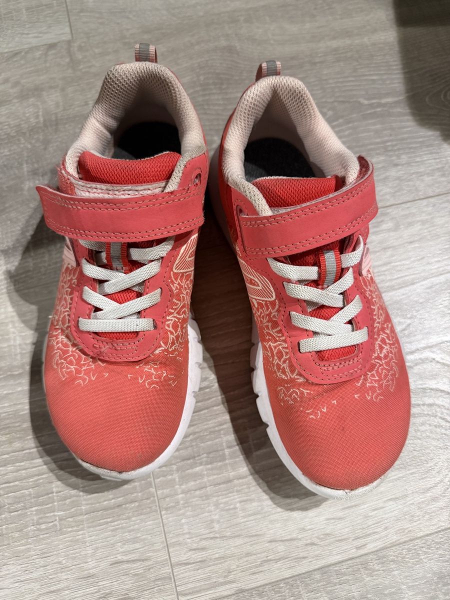 Scarpe per ragazze: Mädchen Turnschuh Gr 31 – Usato da Dürnten venduto da NicAuer
