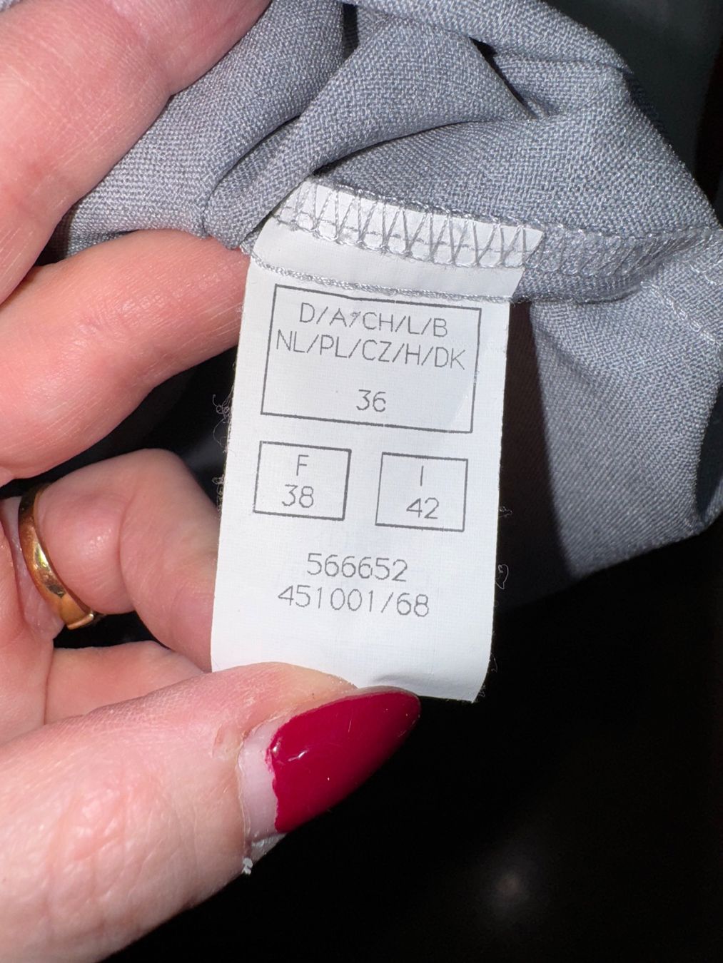 Robes: Graues Etuikleid Gr. 36 – D'occasion à Grosswangen par SALE_SALE_SALE 1