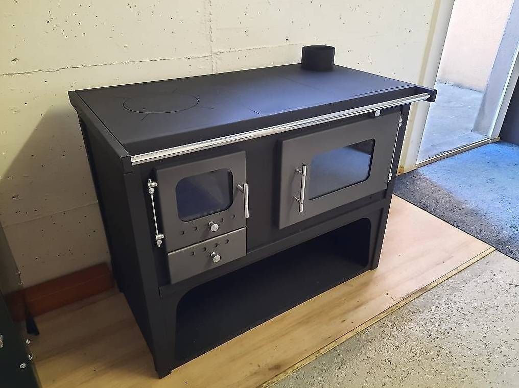 Cucine: Poêle à bois / cuisinière Modèle : Proline. – Usato da Sion venduto da Swissquali. 3
