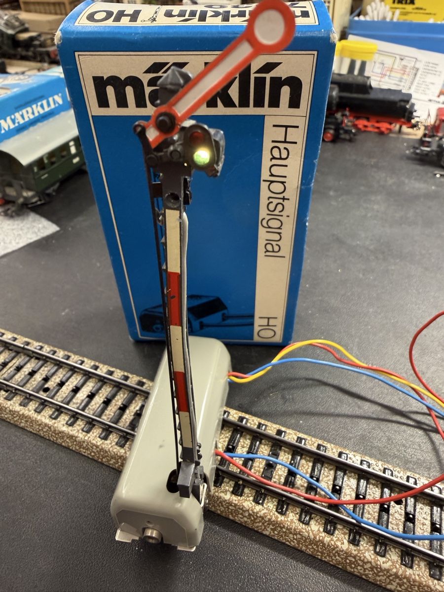 Märklin Modellini di ferrovie: Märklin 7039 Flügelsignal – Usato da Lupsingen venduto da New-Haven