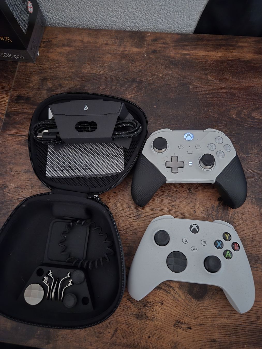 Microsoft Konsolen: Xbox serie S + Accessoires – Gebraucht aus Courtemaîche von D.B29 2