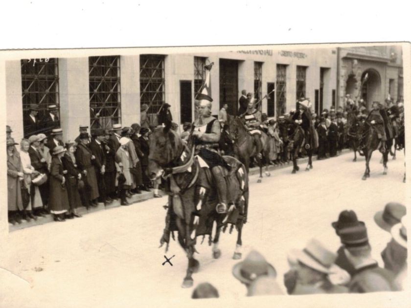 Cartoline postali: Bern Pferde Umzug Tiere Ritter Ansichtskarten 1924 – Usato da Widnau venduto da Seppl480
