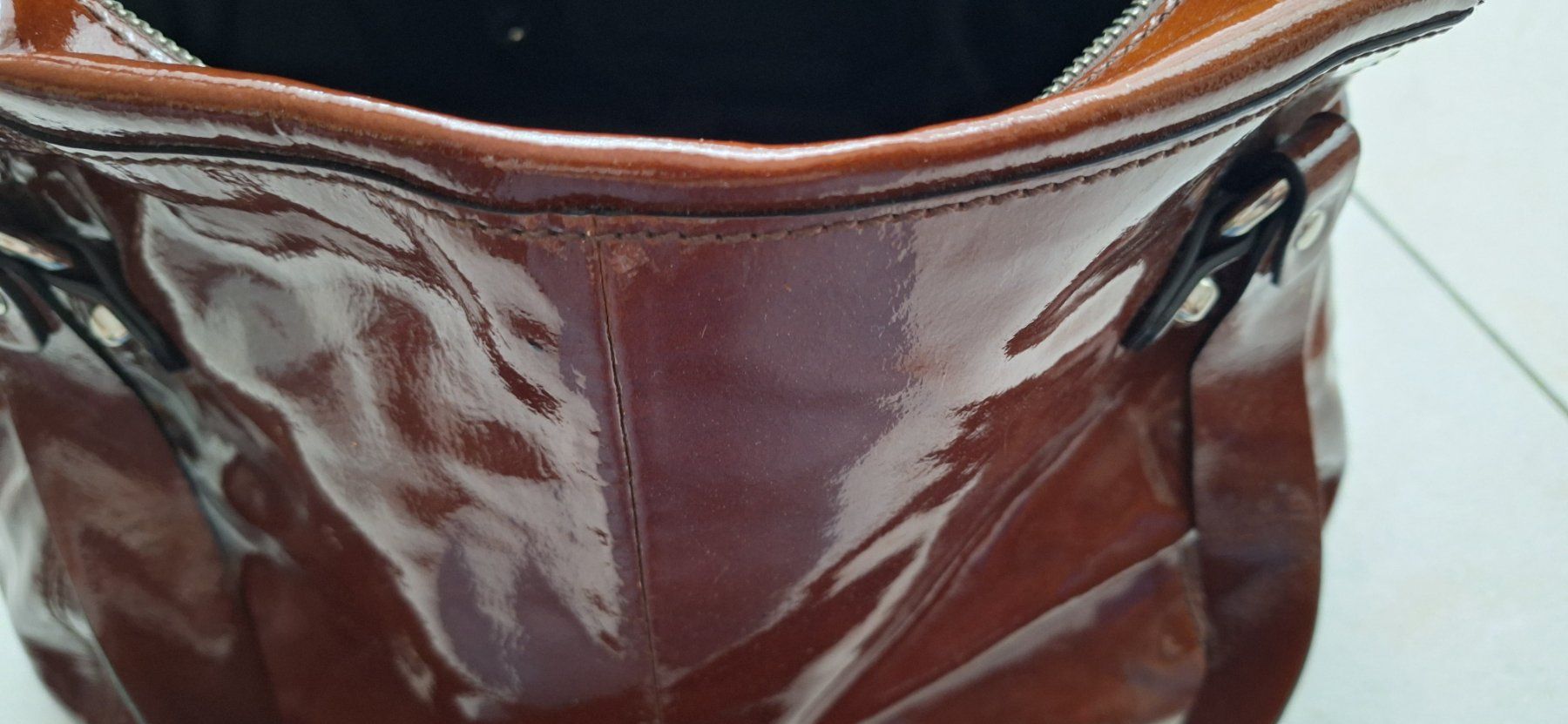 Borse da donna: Sac à main LUANA en cuir – Usato da St-Triphon venduto da Jldr0 5