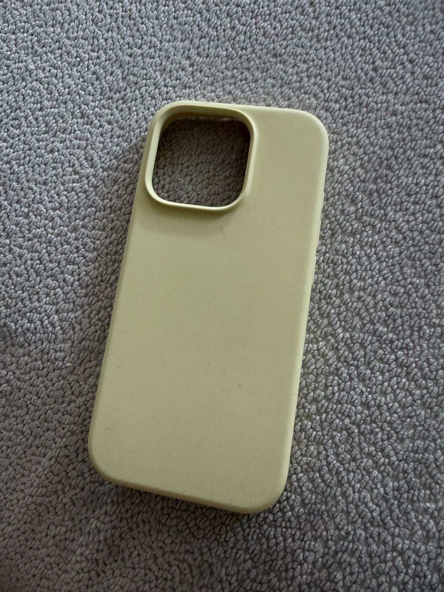 Apple Coques & Protection écran: iPhone 16 Pro Hülle Schutzhülle hellgelb leicht gebraucht – Neuf (Voir description) à Zürich par Painter17