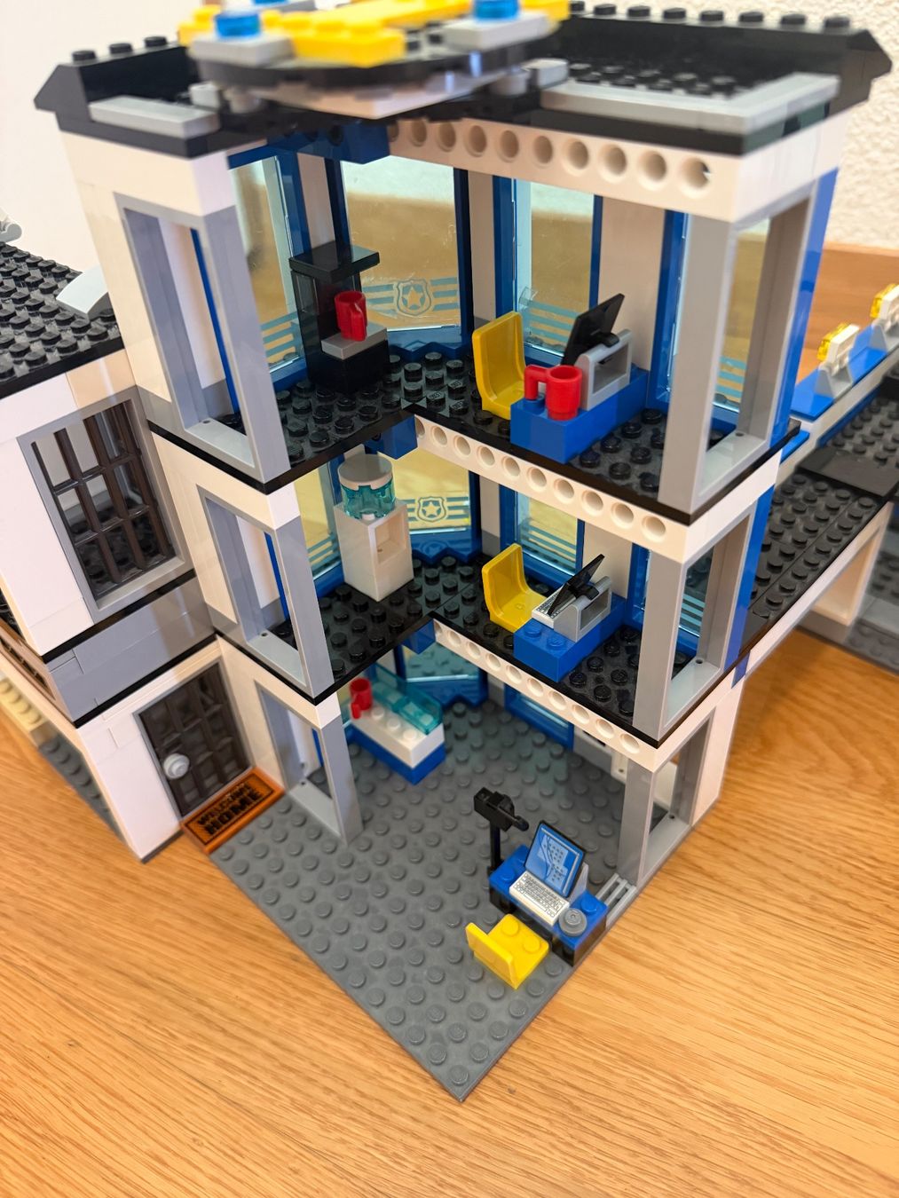 Lego Kit di costruzioni: Lego City 60141 Polizeistation – Usato da Burgdorf venduto da Mmaik 2