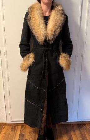 Eleganter Wintermantel aus Wildleder mit Pelzkragen Gr.38