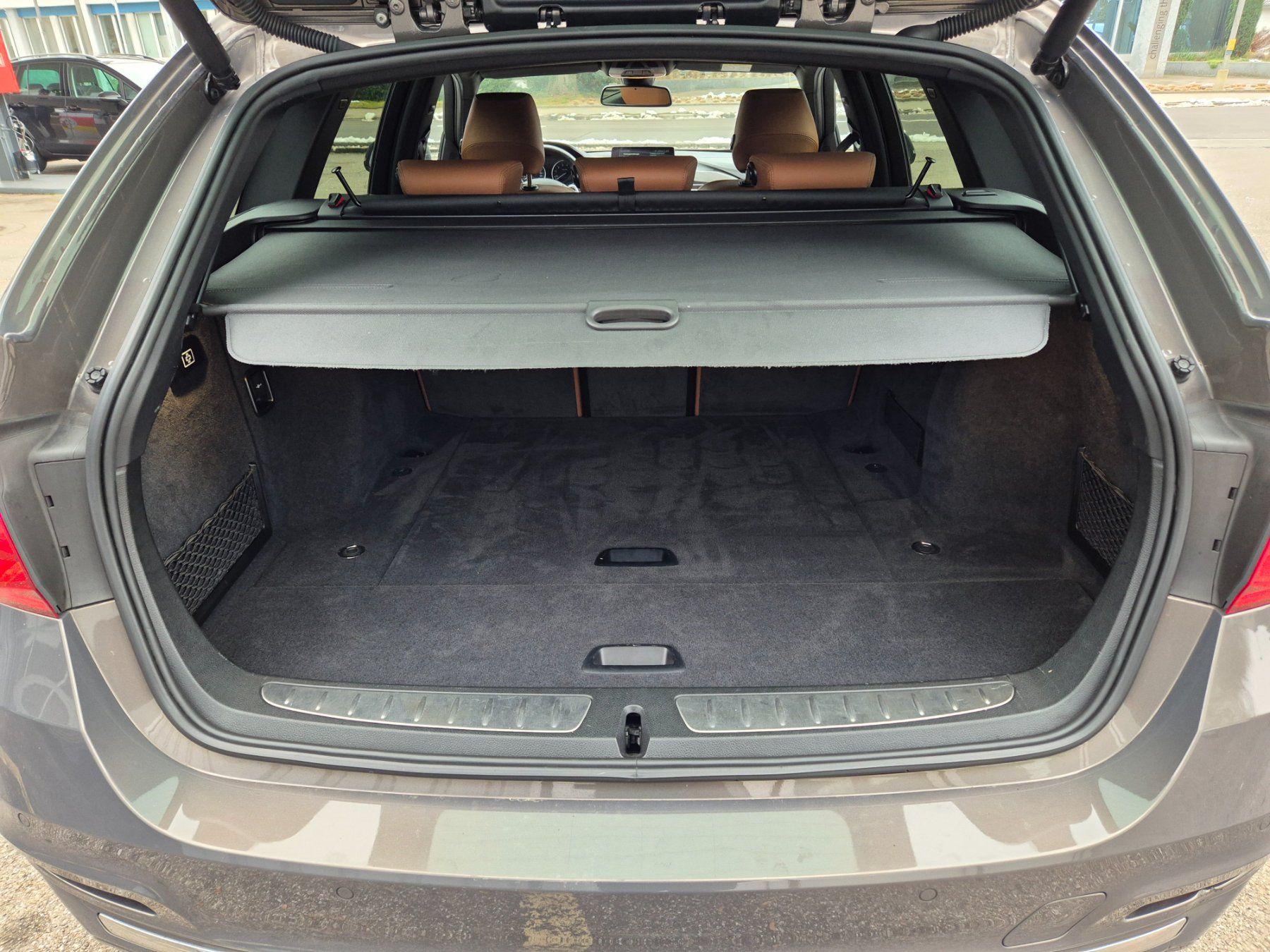 BMW Automobili: BMW 330i Touring xDrive – Usato da Grenchen venduto da Andreeandr 7