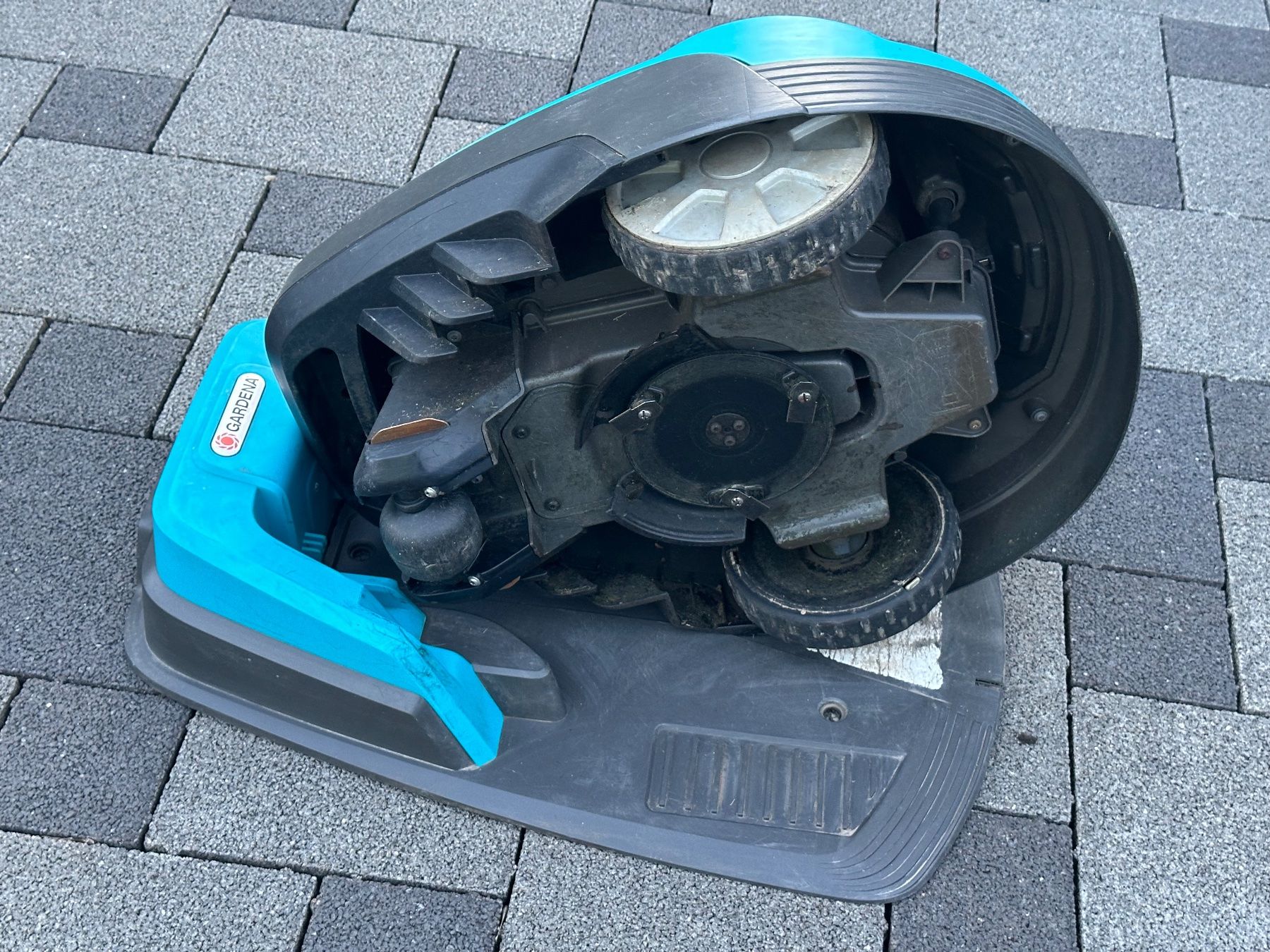 Gardena Tagliaerba: Rasenroboter Gardena R40Li mit 2948 Std – Usato da Schöftland venduto da Monda77 2