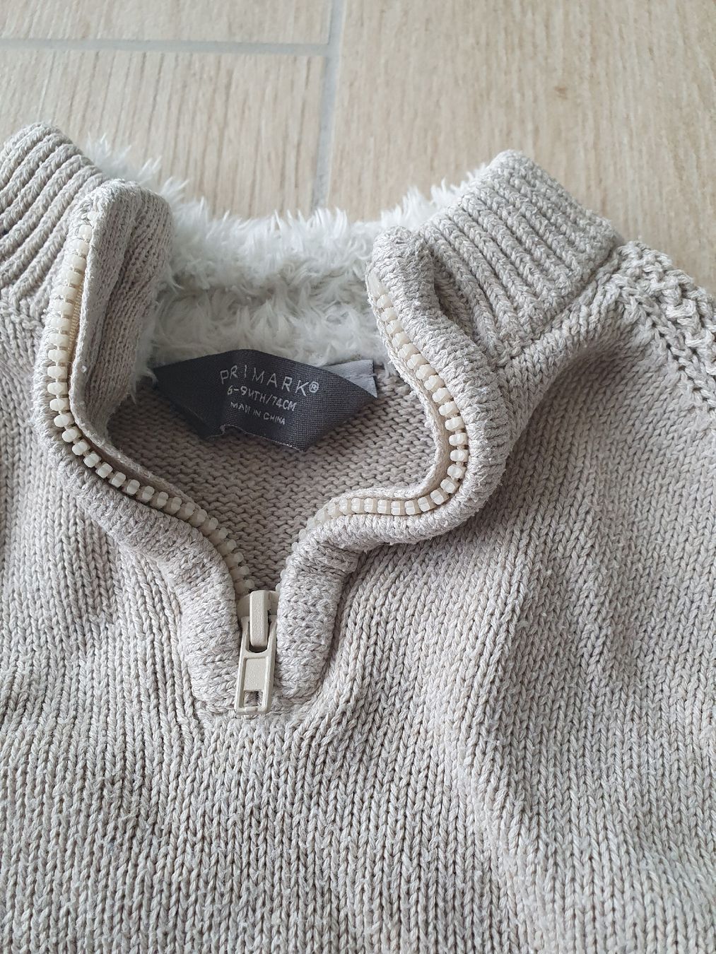 Maglioni & Felpe: Pull beige en coton pour enfant, taille 6/9mois, confortable – Usato da Neuchâtel venduto da viv_zf9x 2