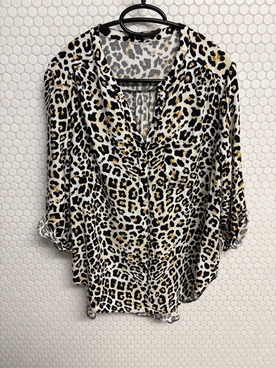 Camicette: Leichte Bluse mit Leo-Muster, Grösse M/L - Chic! – Usato da Basel venduto da ann_7w6q 6