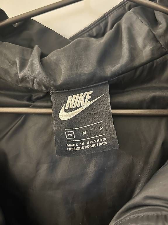Nike Giacche: Nike Daunenjacke Gr. M – Usato da Basel venduto da tsulih 1