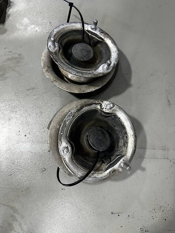 Tutti pezzi di ricambio auto: BMW Domlager Vorderachse – Usato da Liebistorf venduto da Subiedriver97 1