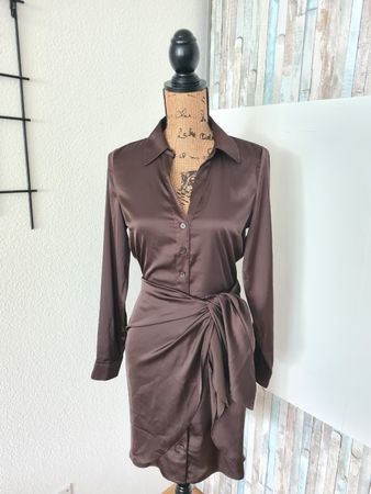 Guess Hemdkleid Wickeloptik Gr.S Braun