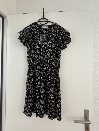 Sommerkleid mit Blumenmuster
