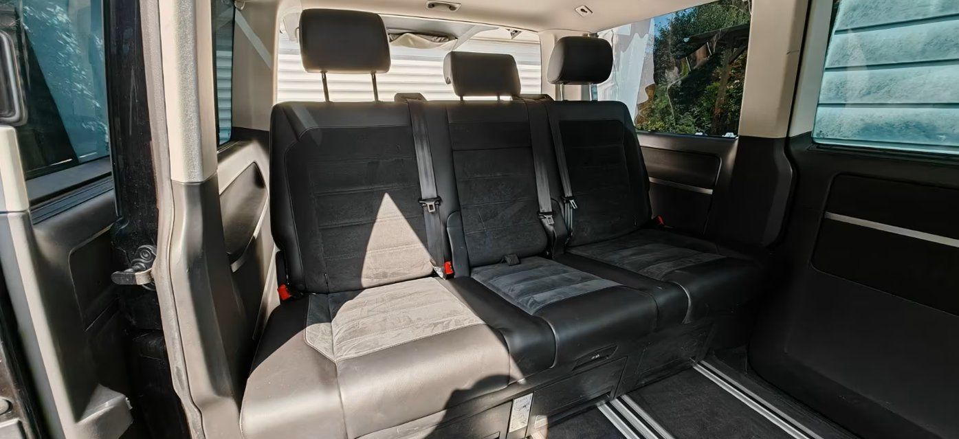 Volkswagen Tutti i ricambio: VW T6.1 Multivan Sitzbank Alcantara Palladium grau – Usato da Steffisburg venduto da Kruemmel6 1