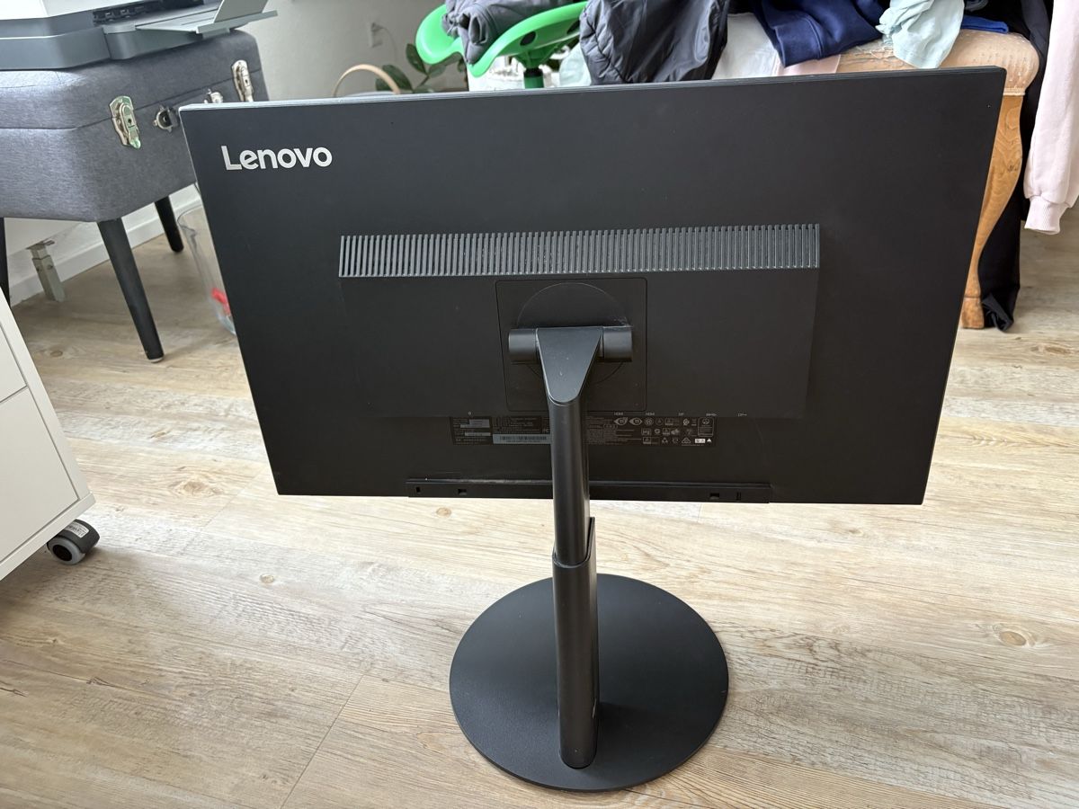 Lenovo Monitor: PC Bildschirm Lenovo – Usato da Dulliken venduto da wma1 9