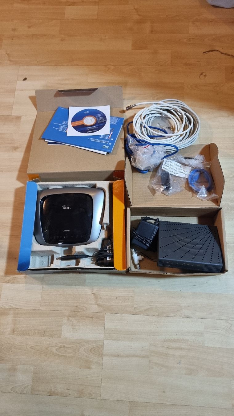 Linksys Modem & Router: diverse Netzwerktechnik, linksys router, cablecom Modem, etc – Usato da Langenthal venduto da ebike-langenthal
