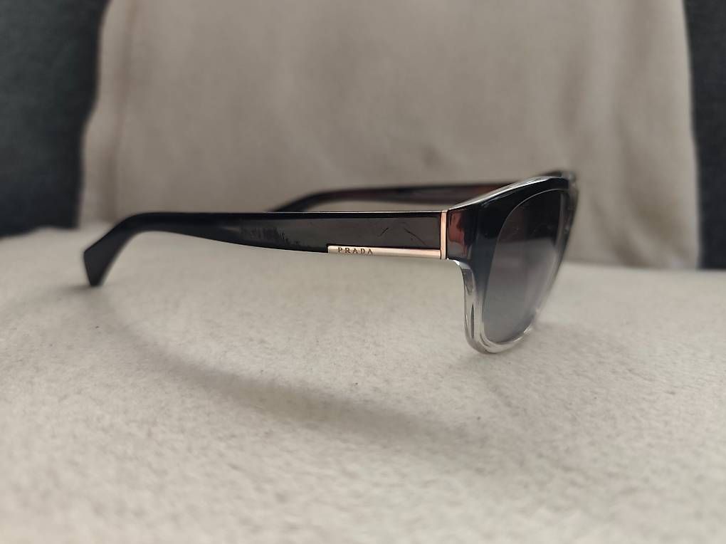 Prada Brillen & Gläser: Prada SPR29N Sonnenbrille – Gebraucht aus Oberkulm von FairTreasures 1