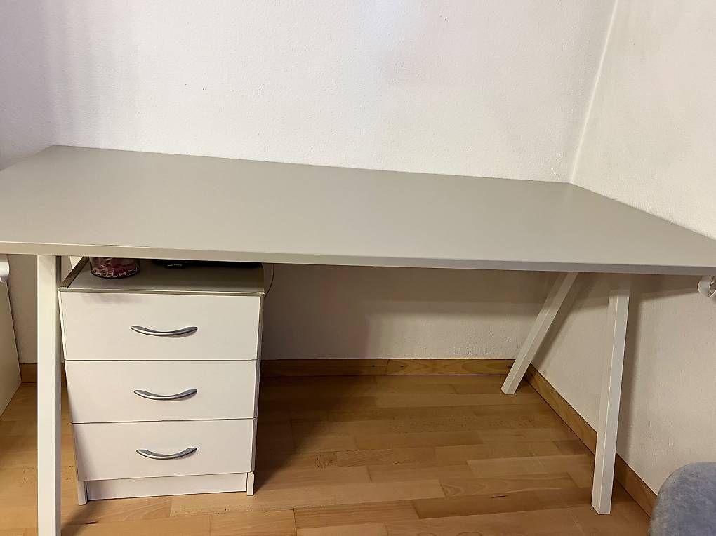 Scrivanie: Schreibtisch – Usato da Solothurn venduto da Jasminxara 1