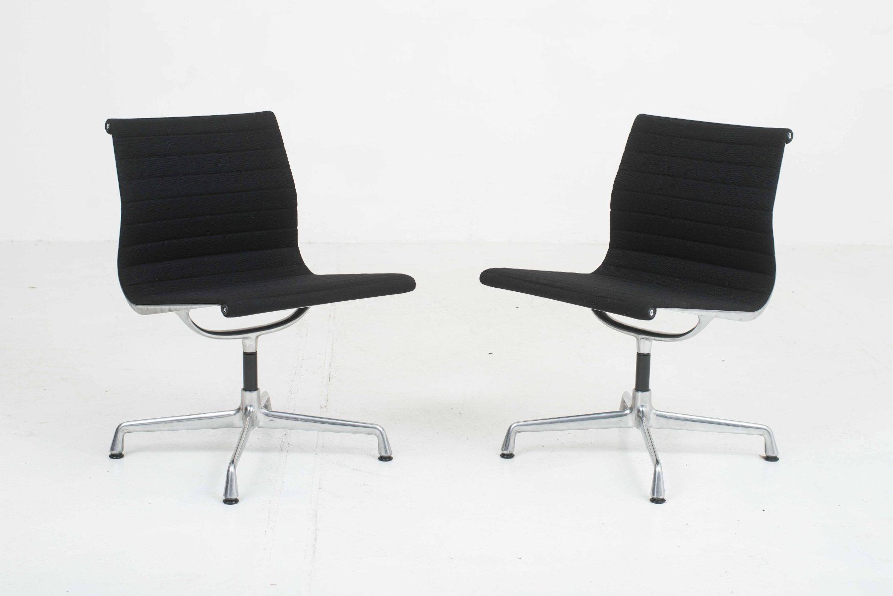 Vitra Sedie: Vitra EA 106 Bürostuhl von Eames mit schwarzem Hopsak – Usato da Zürich venduto da STUZH38 2