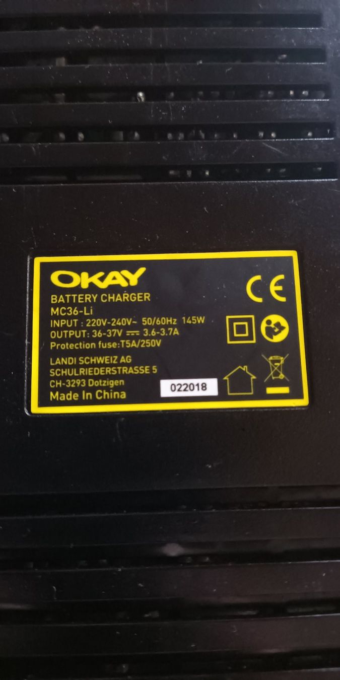 Caricatori & Batterie: OKAY 36V Rasenmäherakku Ladegerät – Usato da Mittelhäusern venduto da  1